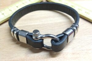 Starkes Karabiner Armband