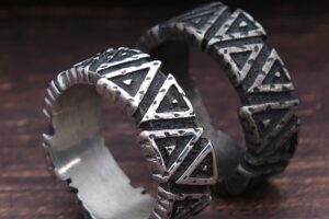 Offizieller Triangle Ring